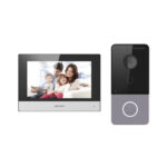 Hikvision DS-KIS603-P – Kit de videoportero IP villa/entrada, cámara HD 2 MP + monitor 7″ táctil